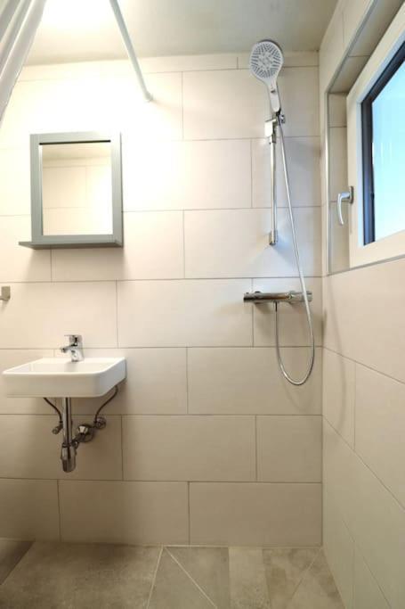Schickes Zimmer Mit Top-Ausstattung In Idealer Lage Фельдкірш Екстер'єр фото